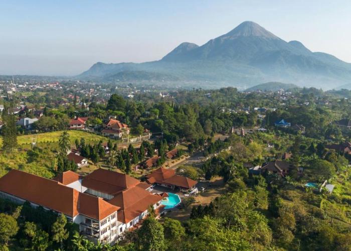 Royal Hotel and Villas Trawas