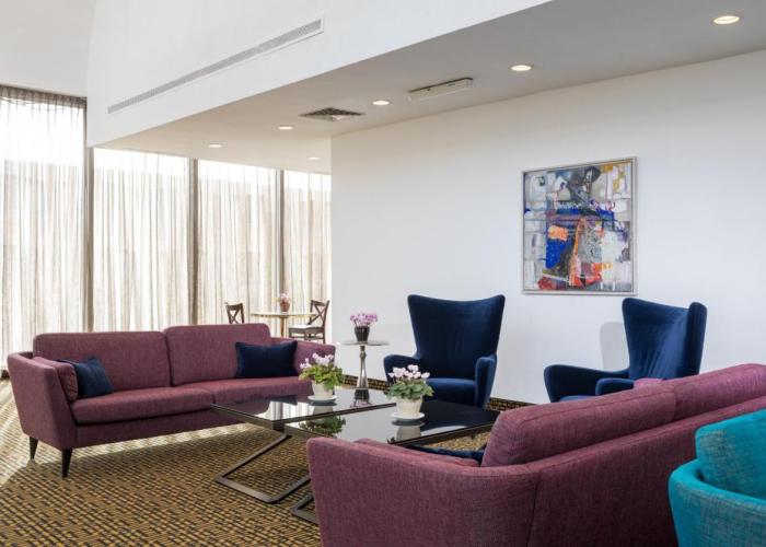 Seven Arches Hotel