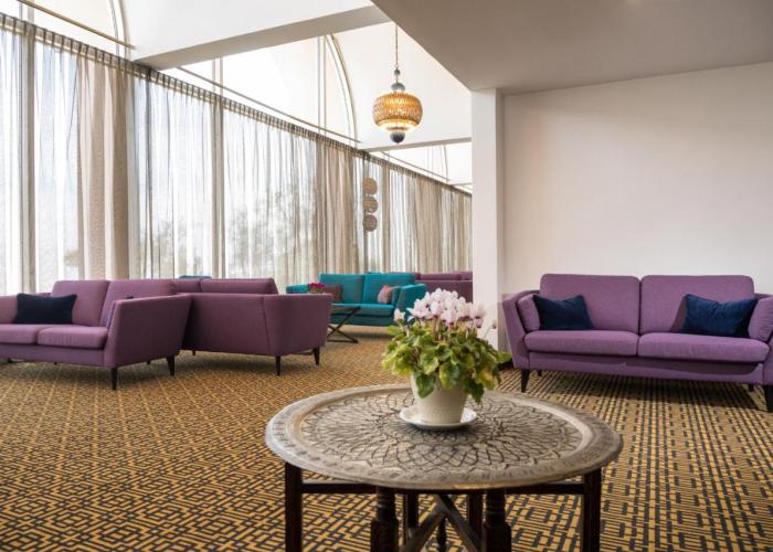 Seven Arches Hotel
