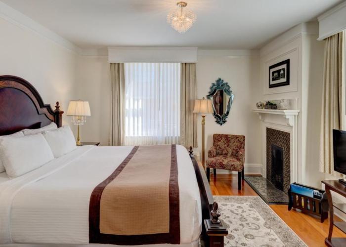 The Inn at the Union Club of British Columbia