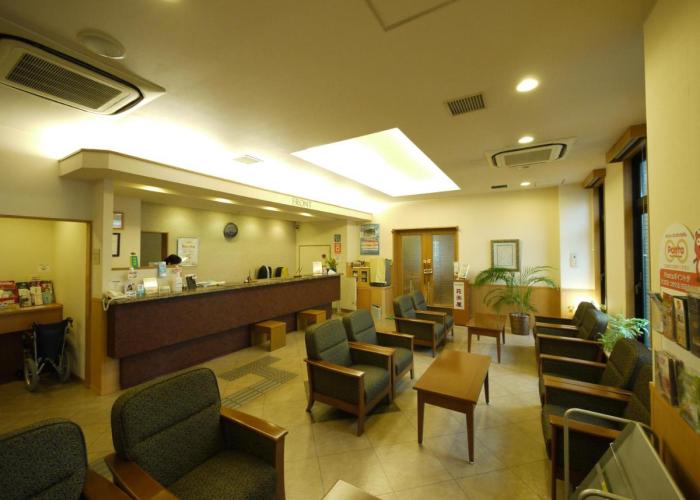 Hotel Route-Inn Tsubamesanjo Ekimae