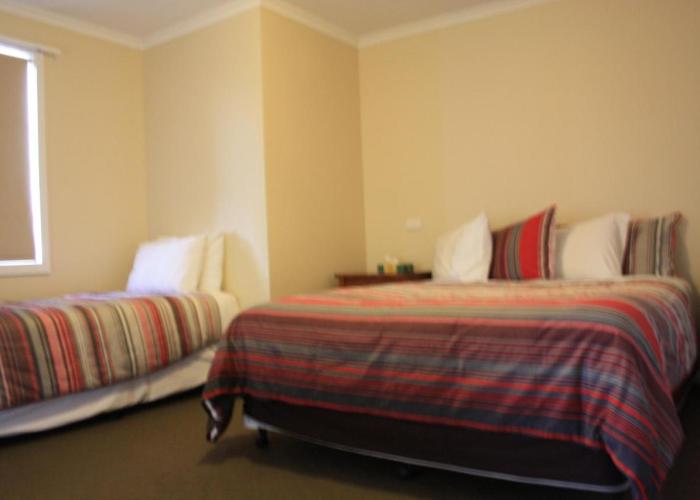 Grand Manor Motor Inn