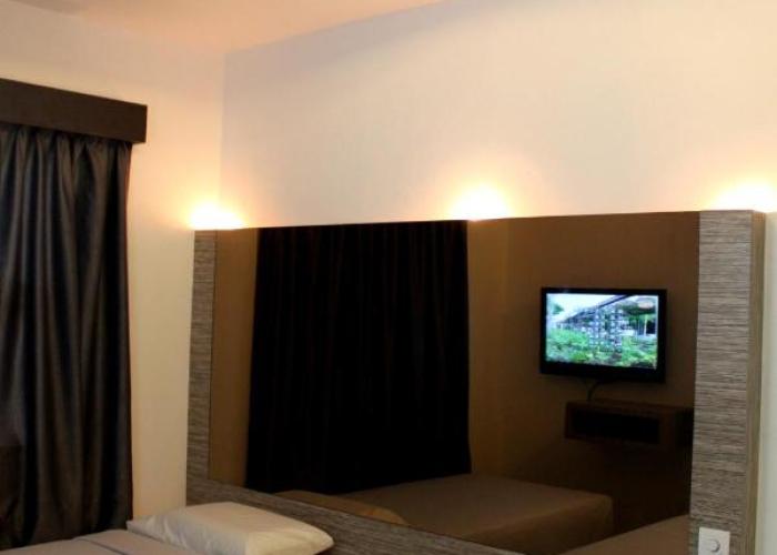Dream Hotel