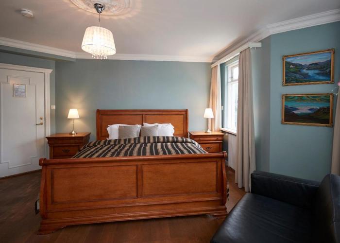 Hrafninn Guesthouse