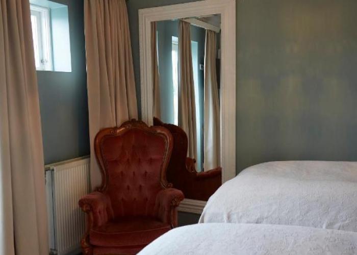 Hrafninn Guesthouse