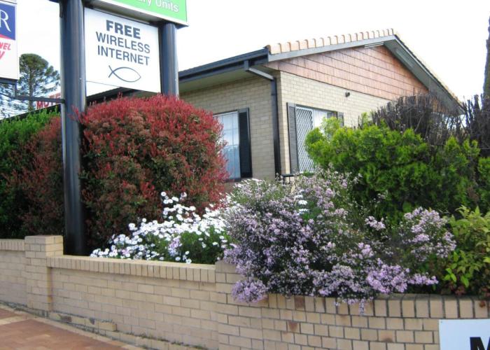 Settlers Motor Inn