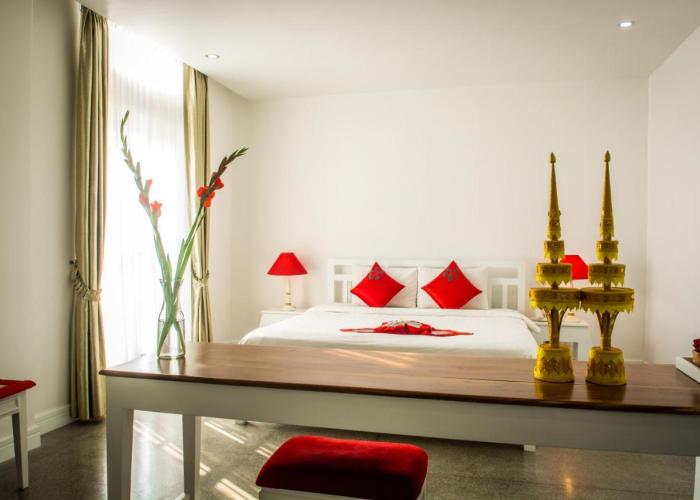 The Frangipani Royal Palace Hotel