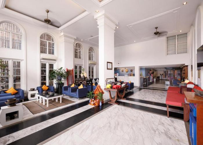 The Frangipani Royal Palace Hotel