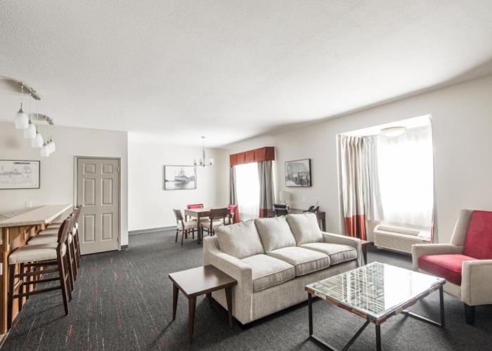 Edgewater Hotel