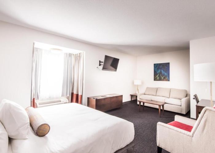 Edgewater Hotel