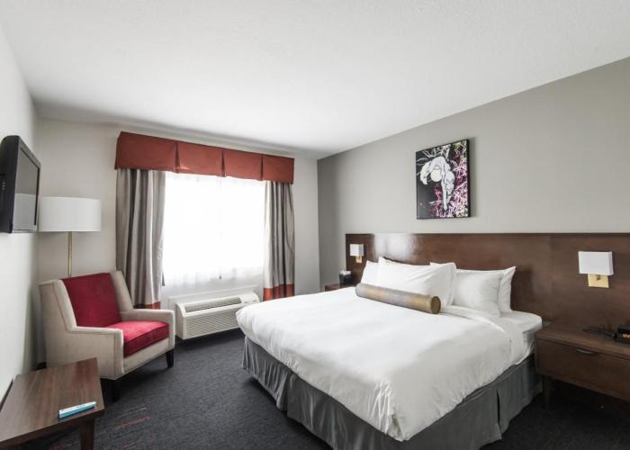 Edgewater Hotel