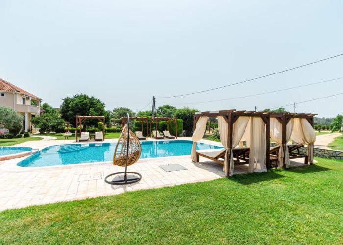 Apartments Ada Bojana