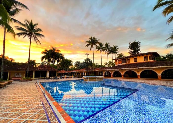 Hotel Campestre El Campanario