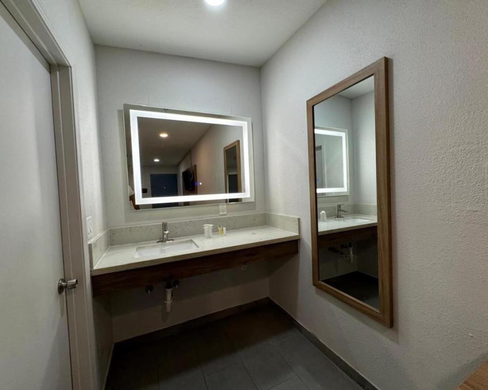 фото Rosedale Inn Bakersfield