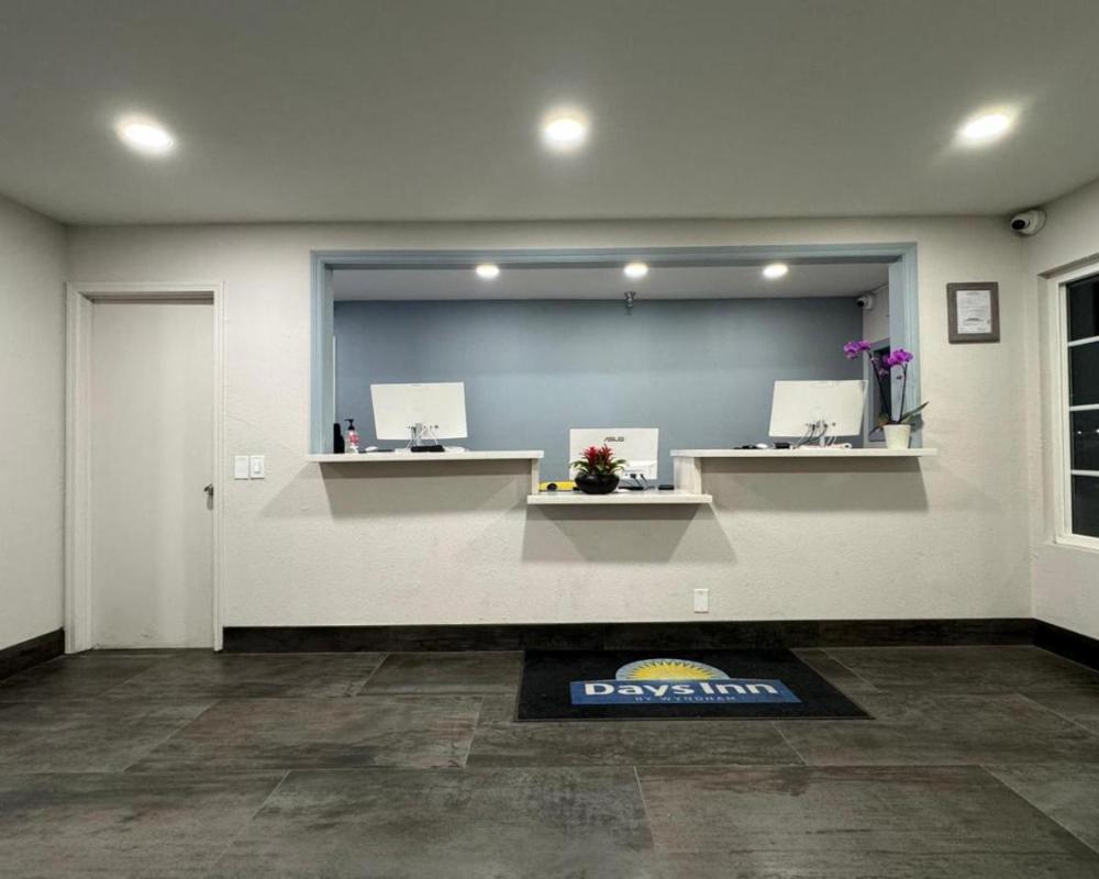 фото Rosedale Inn Bakersfield