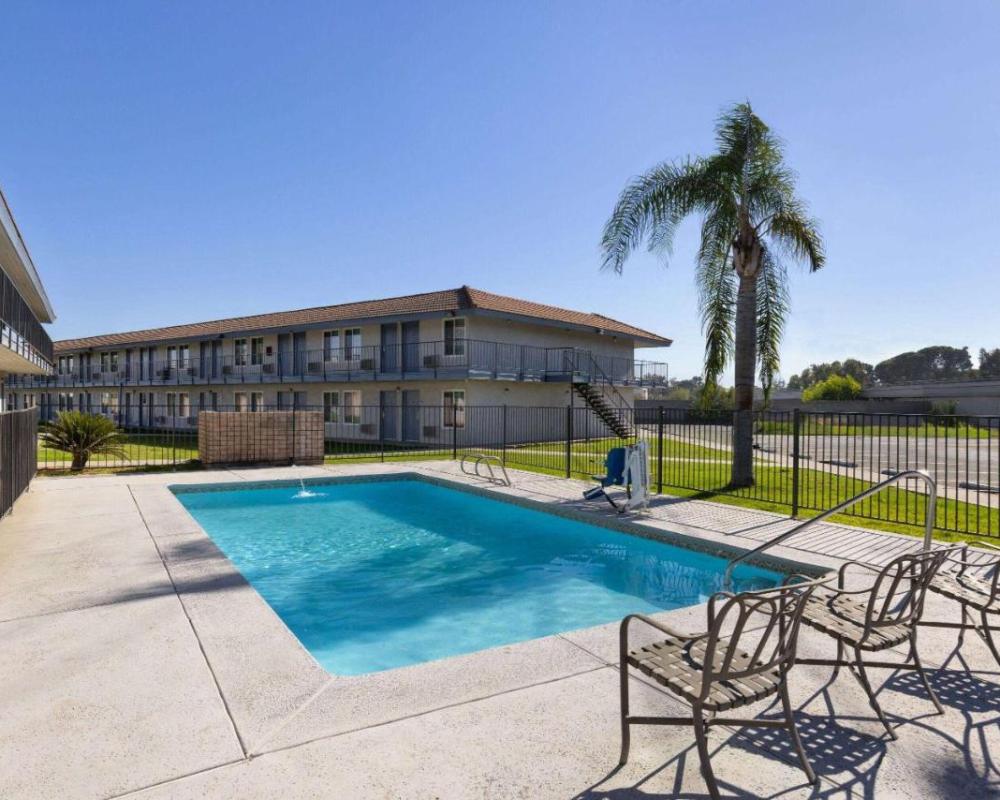 фото Rosedale Inn Bakersfield