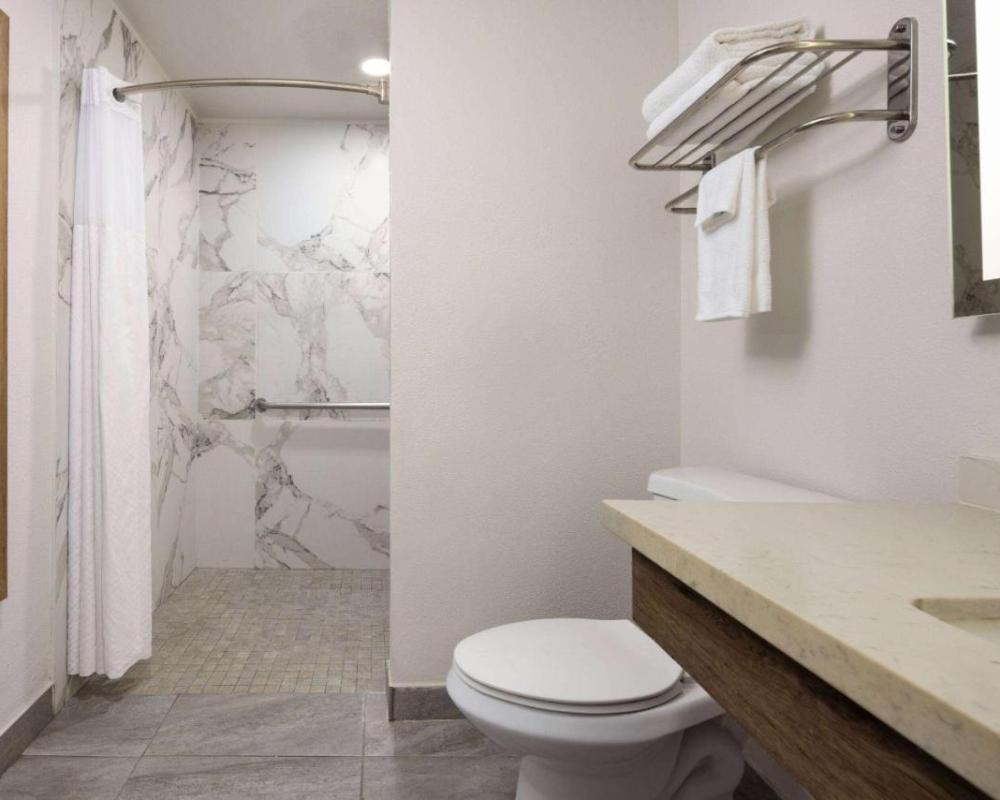 фото Rosedale Inn Bakersfield