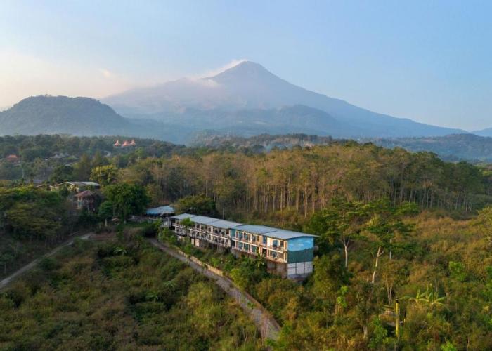 Royal Hotel and Outbound Trawas