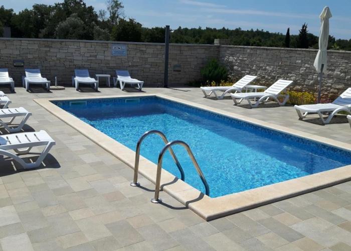 Apartments & Rooms Villa Adamović