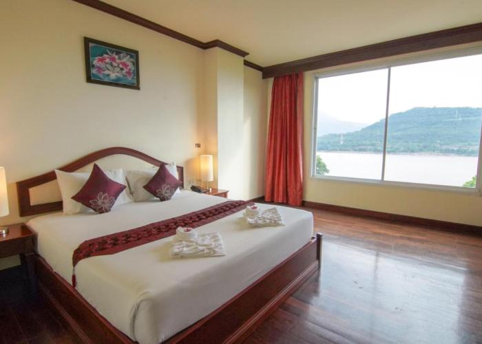 Arawan Riverside Hotel