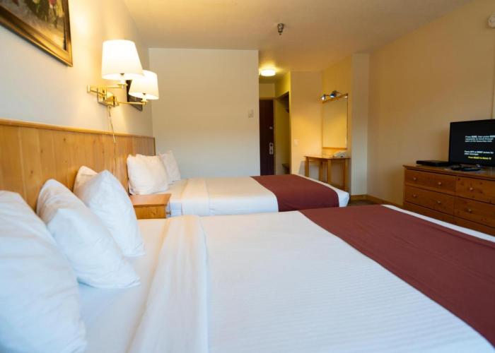 Canadas Best Value Inn- Riverview Hotel