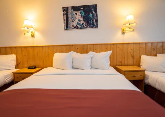 Canadas Best Value Inn- Riverview Hotel