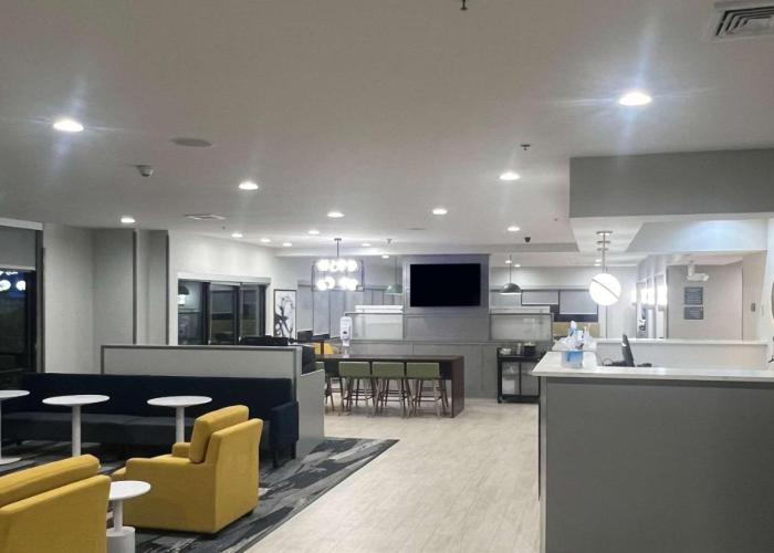 Springdale Inn & Suites