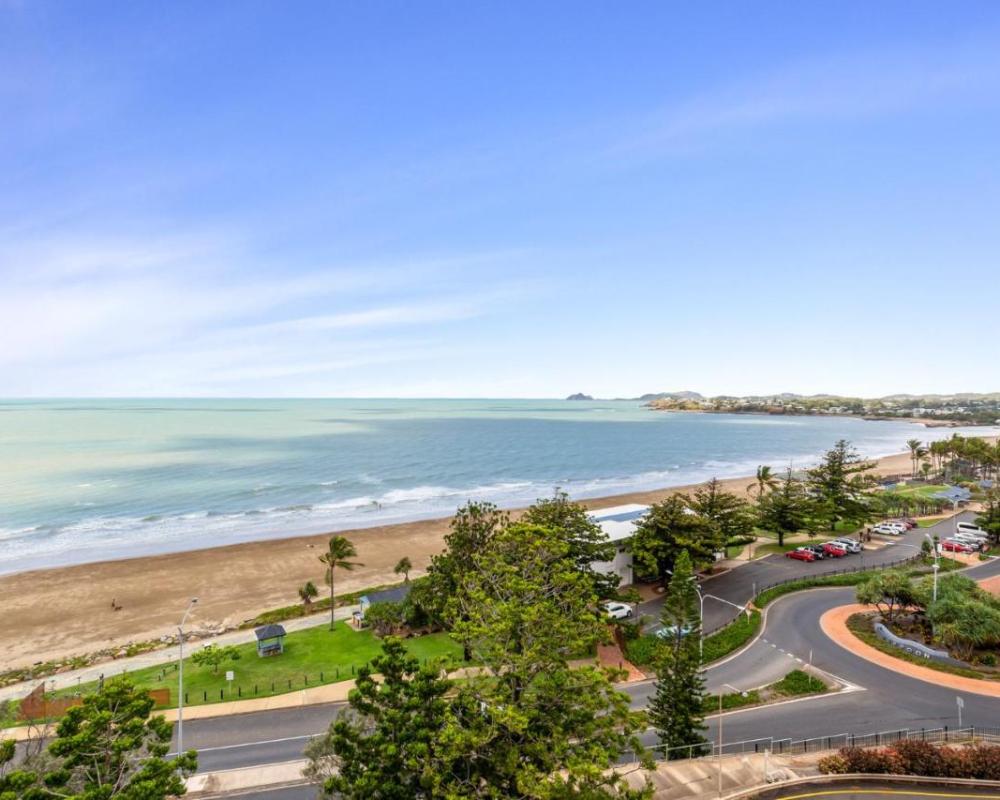 фото Bayview Tower
