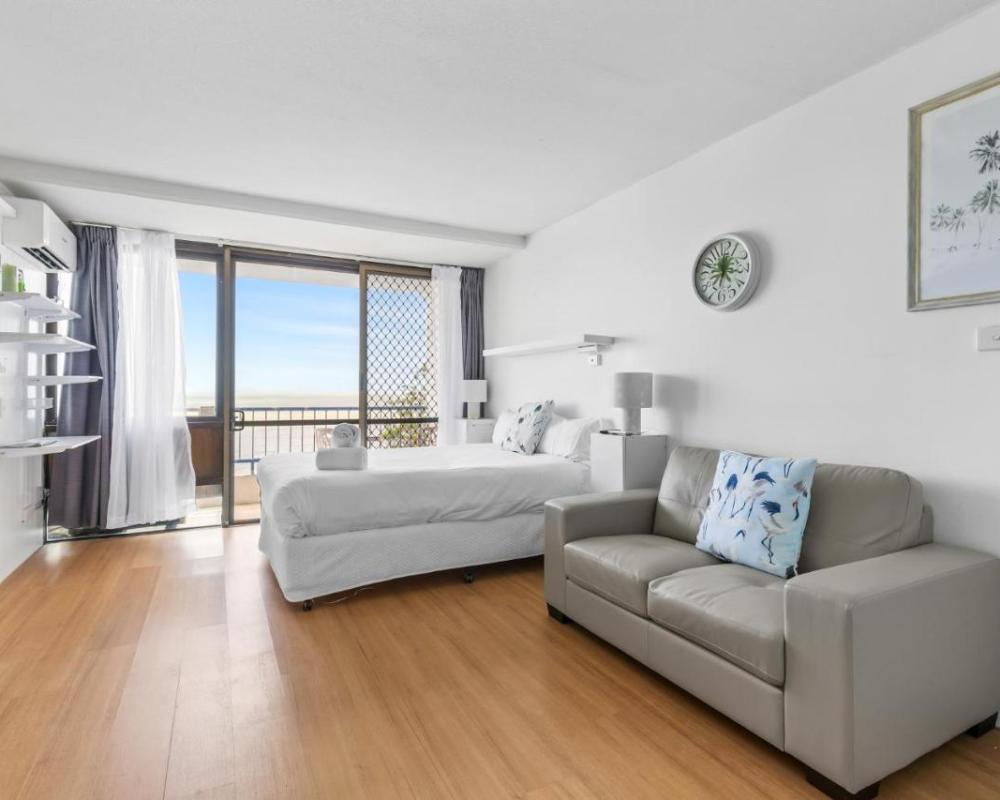 фото Bayview Tower
