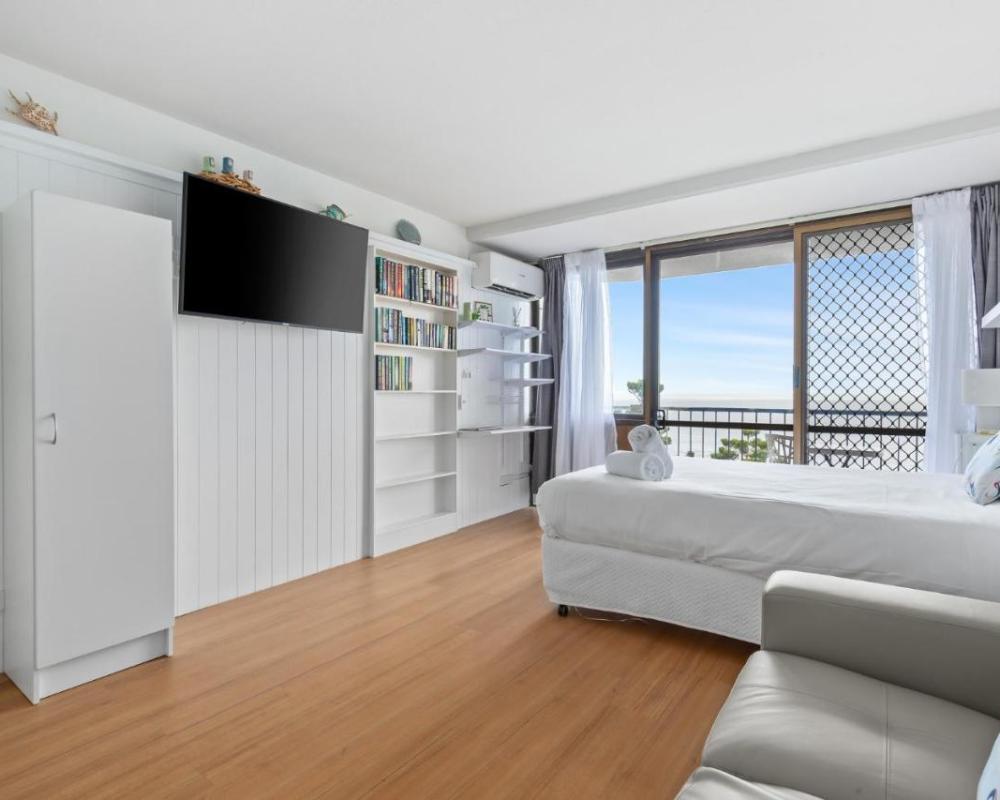 фото Bayview Tower