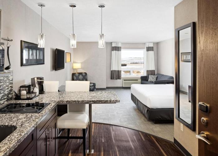 Home Inn & Suites - Swift Current