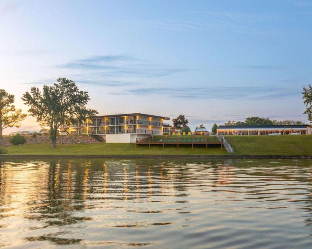 Super 8 by Wyndham Riverside AL