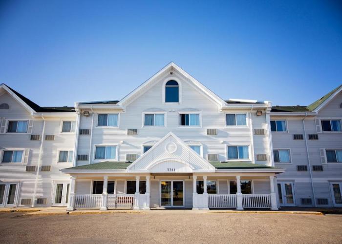 Travelodge Suites by Wyndham Regina - Eastgate Bay