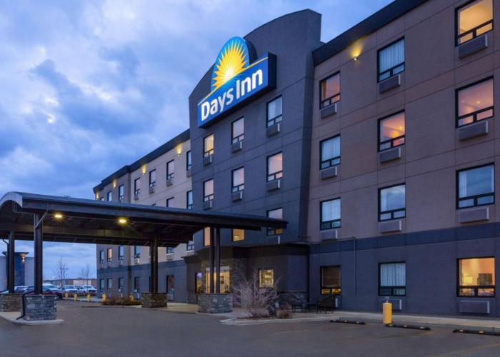 Days Inn by Wyndham Regina Airport West
