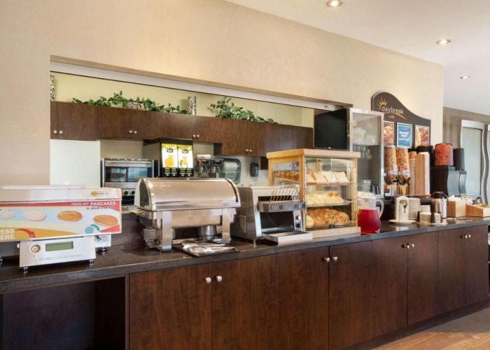Days Inn by Wyndham Regina Airport West