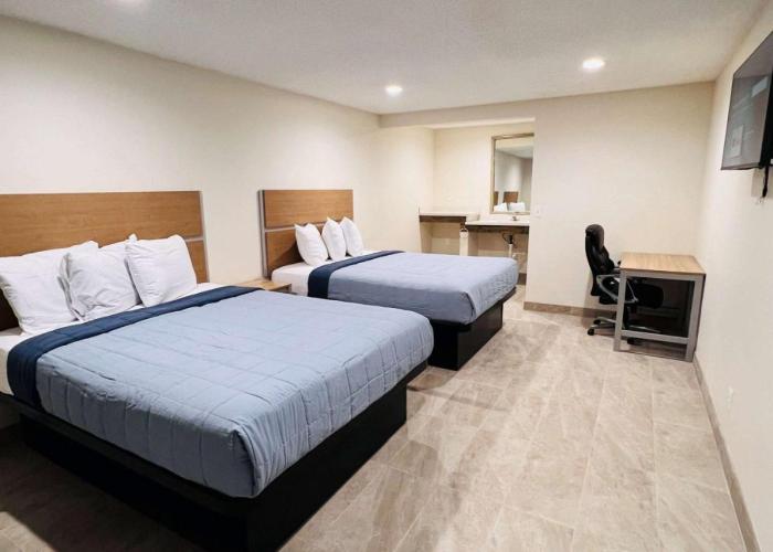 Super 8 by Wyndham Bakersfield CA