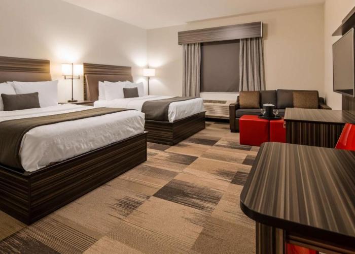 Best Western Plus Airport Inn & Suites