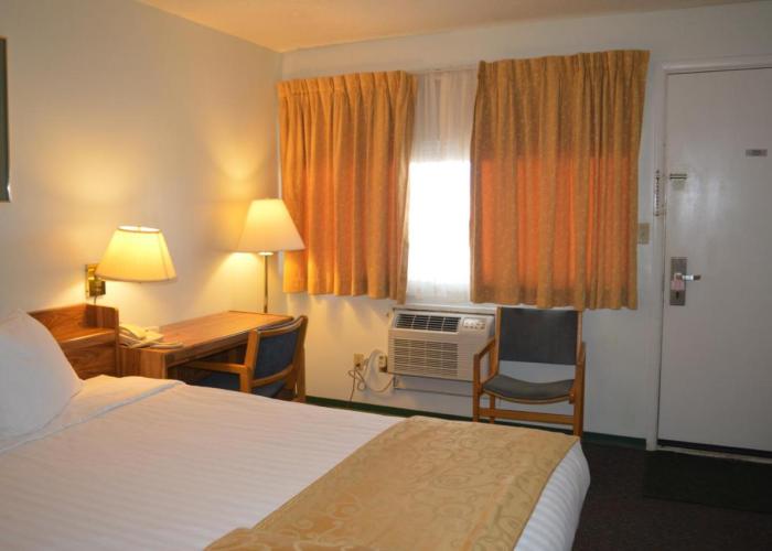 Circle 5 Motel