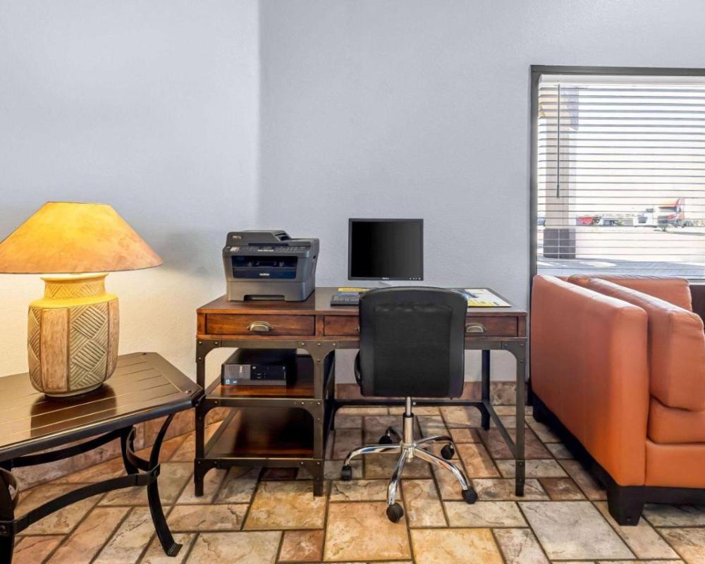 Days Inn by Wyndham Buckeye