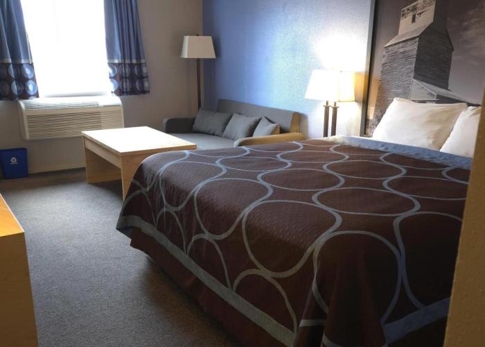 Super 8 by Wyndham Swift Current
