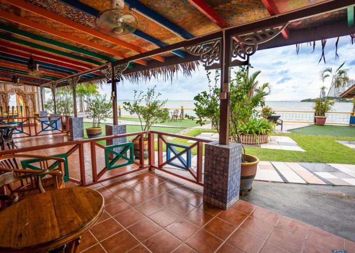Lost Paradise Resort