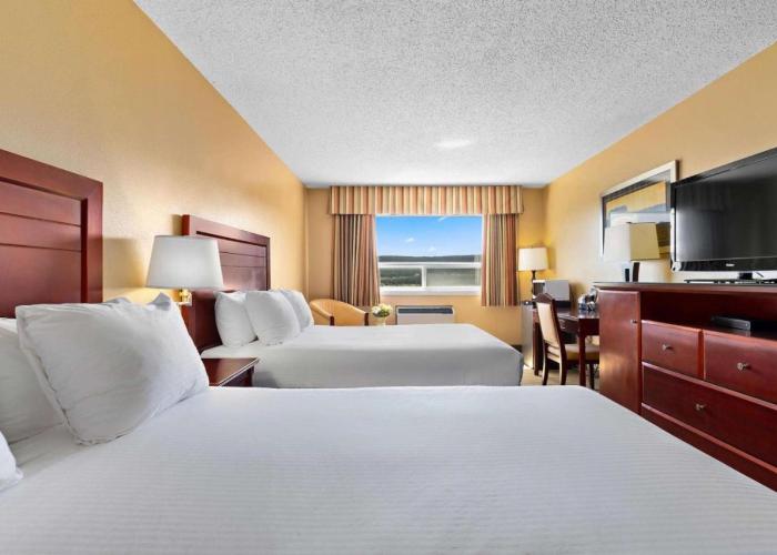 Coast Fraser Inn
