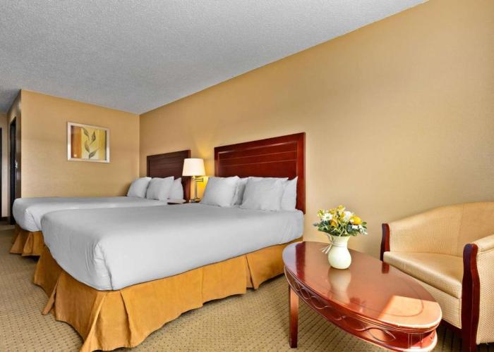Coast Fraser Inn