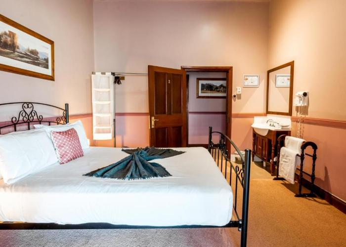 The Henry Parkes Tenterfield