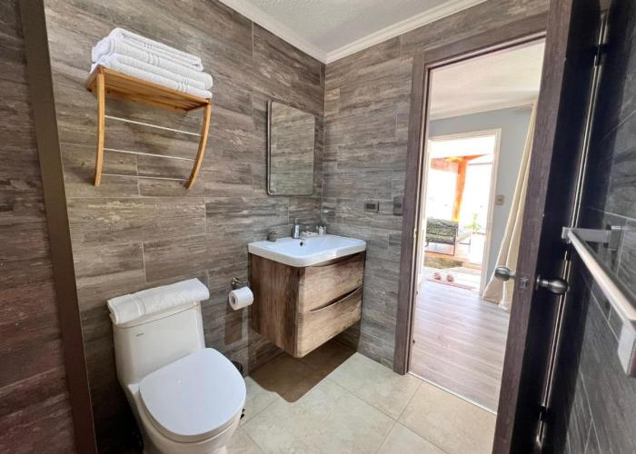 Inaki Uhi Hotel