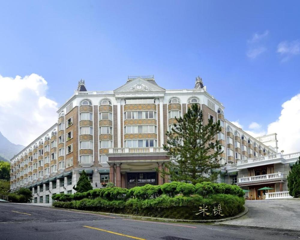 Le Midi Hotel Chitou