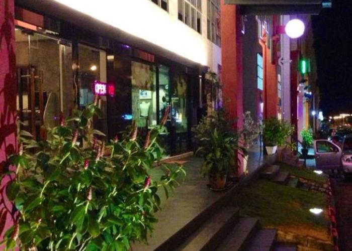 De Botani Hotel
