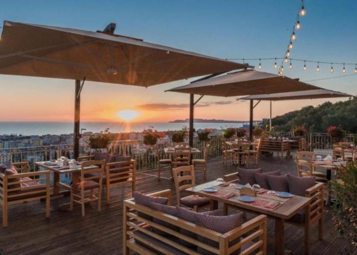Bella Napoli Hotel