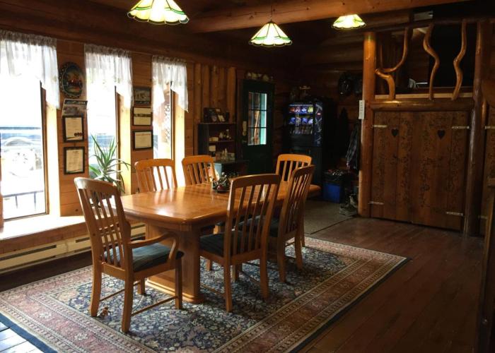 Summit River Lodge & Campsites