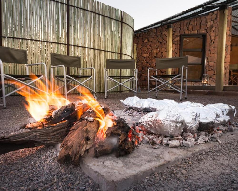 фото Etendeka Mountain Camp